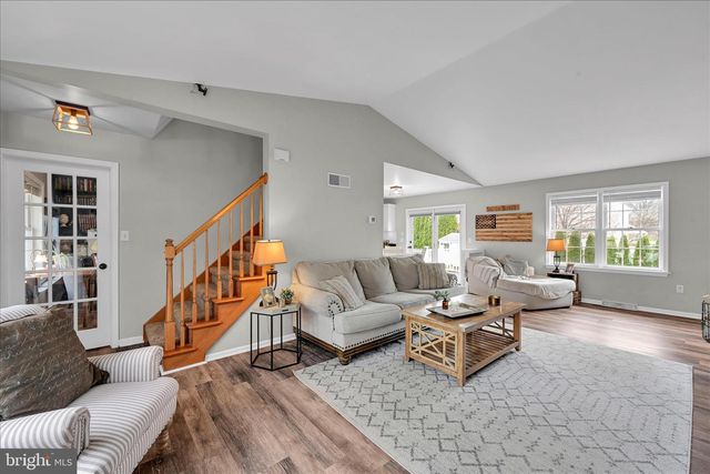 7 N BUTTERFLY DR, Myerstown, PA 17067