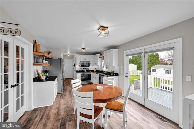 7 N BUTTERFLY DR, Myerstown, PA 17067