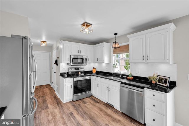 7 N BUTTERFLY DR, Myerstown, PA 17067