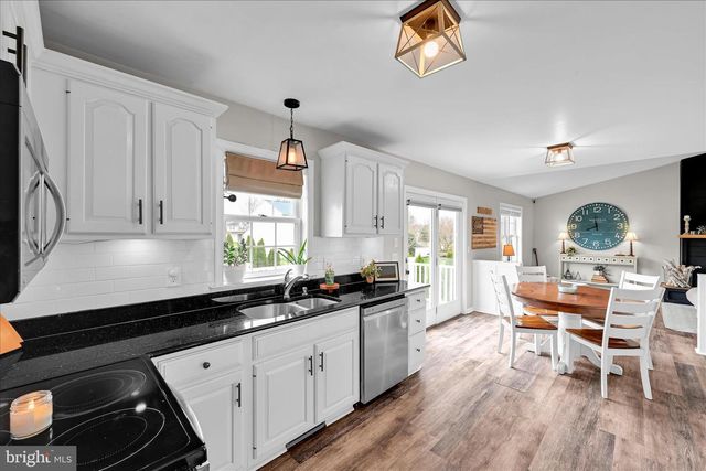 7 N BUTTERFLY DR, Myerstown, PA 17067