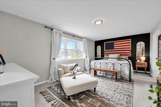 7 N BUTTERFLY DR, Myerstown, PA 17067