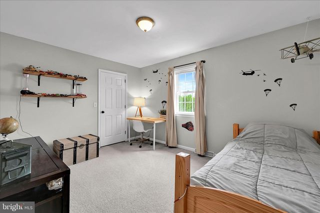 7 N BUTTERFLY DR, Myerstown, PA 17067