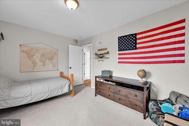 7 N BUTTERFLY DR, Myerstown, PA 17067