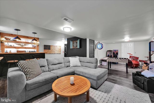 7 N BUTTERFLY DR, Myerstown, PA 17067