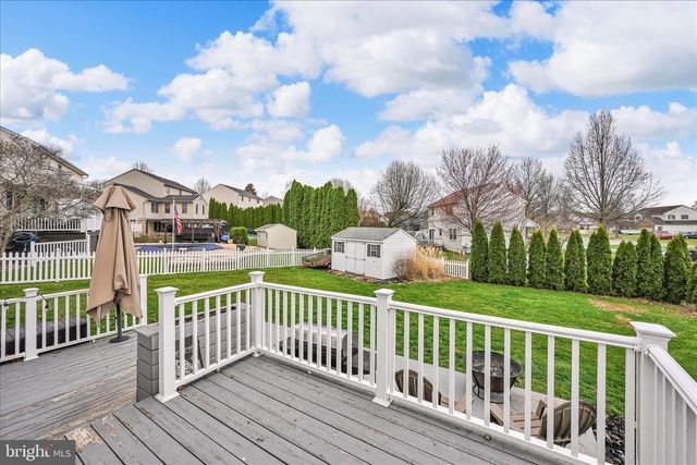 7 N BUTTERFLY DR, Myerstown, PA 17067