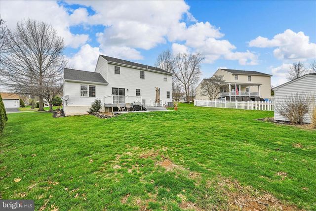 7 N BUTTERFLY DR, Myerstown, PA 17067