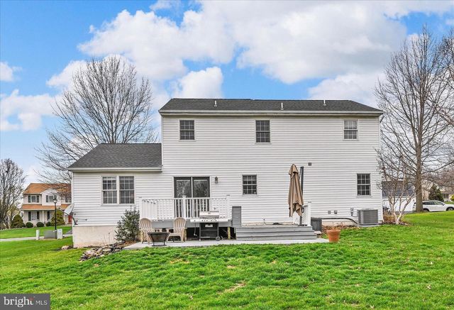 7 N BUTTERFLY DR, Myerstown, PA 17067