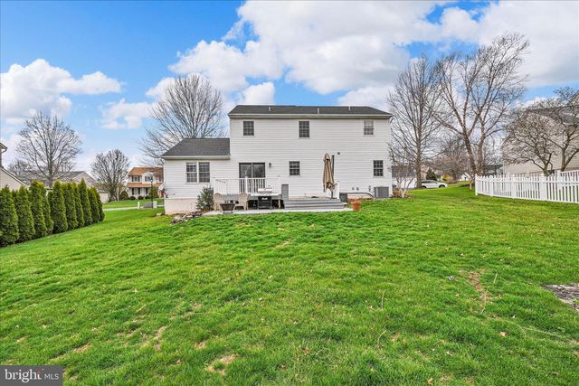 7 N BUTTERFLY DR, Myerstown, PA 17067