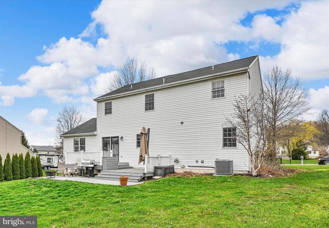 7 N BUTTERFLY DR, Myerstown, PA 17067