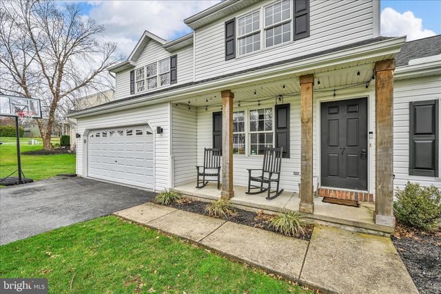 7 N BUTTERFLY DR, Myerstown, PA 17067