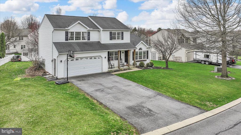 7 N BUTTERFLY DR, Myerstown, PA 17067