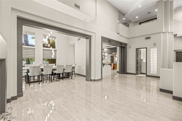 8001 Ryans Reef Lane, Las Vegas, NV 89128