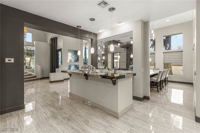 8001 Ryans Reef Lane, Las Vegas, NV 89128