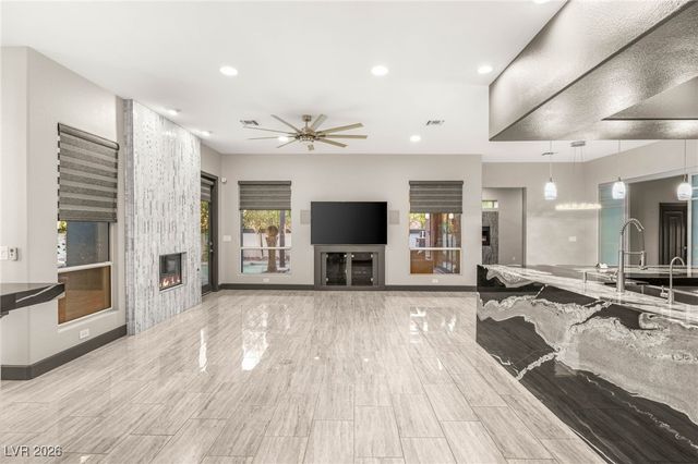 8001 Ryans Reef Lane, Las Vegas, NV 89128