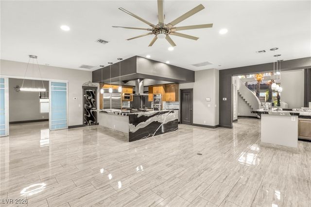 8001 Ryans Reef Lane, Las Vegas, NV 89128