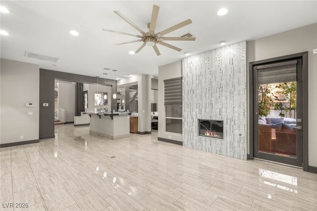 8001 Ryans Reef Lane, Las Vegas, NV 89128