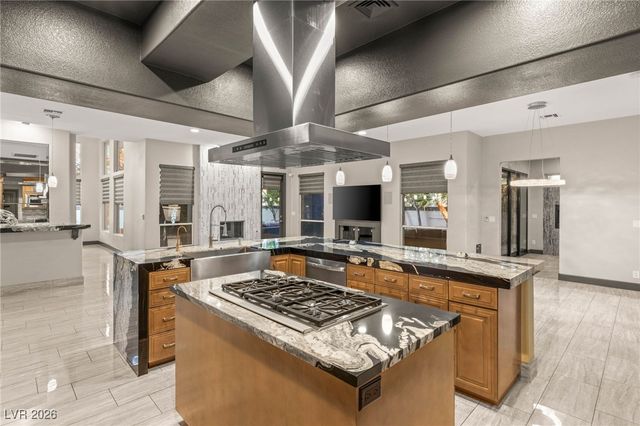 8001 Ryans Reef Lane, Las Vegas, NV 89128