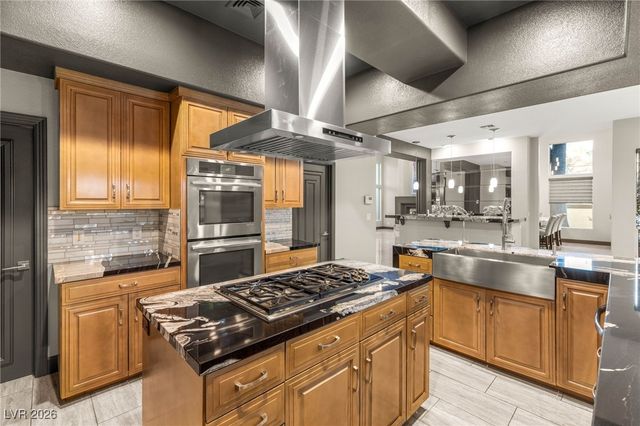 8001 Ryans Reef Lane, Las Vegas, NV 89128