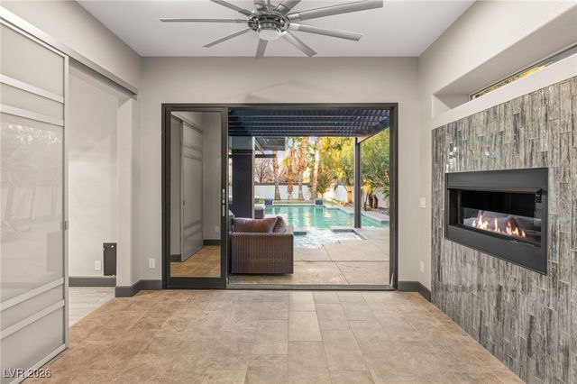 8001 Ryans Reef Lane, Las Vegas, NV 89128