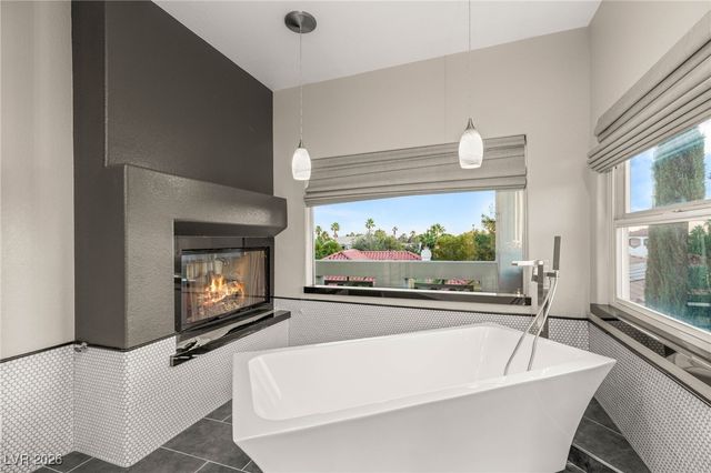 8001 Ryans Reef Lane, Las Vegas, NV 89128