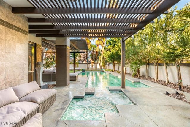 8001 Ryans Reef Lane, Las Vegas, NV 89128