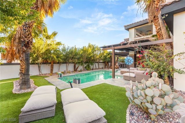 8001 Ryans Reef Lane, Las Vegas, NV 89128