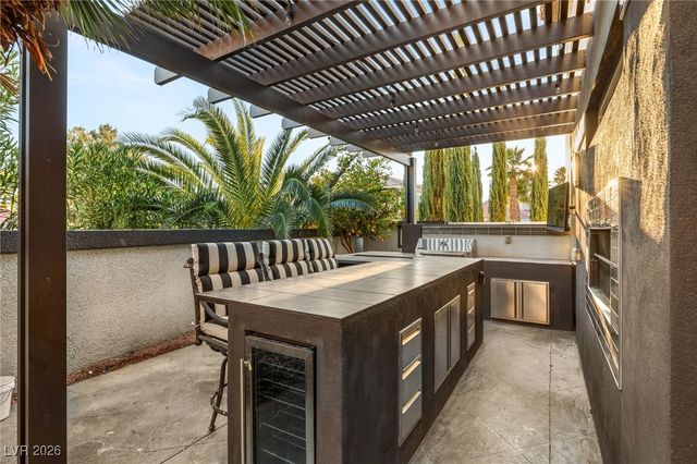 8001 Ryans Reef Lane, Las Vegas, NV 89128