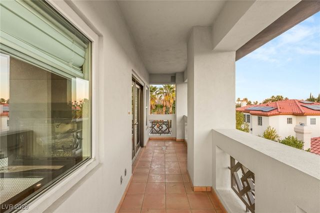 8001 Ryans Reef Lane, Las Vegas, NV 89128