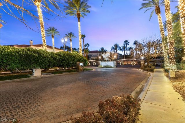 8001 Ryans Reef Lane, Las Vegas, NV 89128