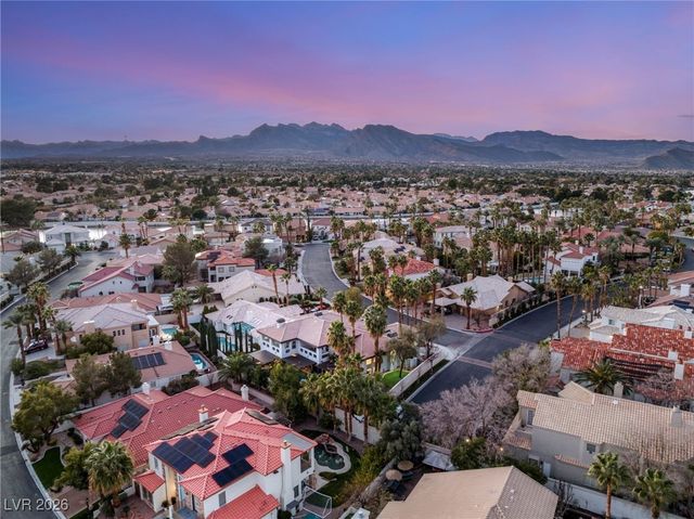 8001 Ryans Reef Lane, Las Vegas, NV 89128