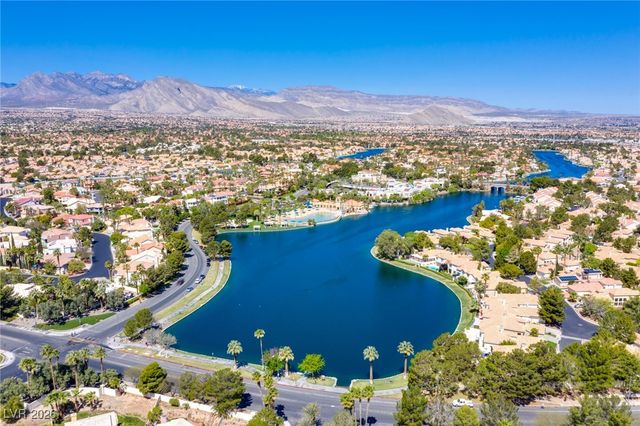 8001 Ryans Reef Lane, Las Vegas, NV 89128