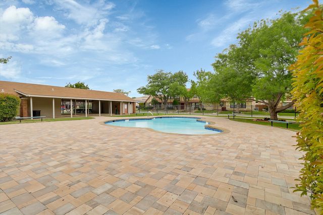 2018 Embassy Way, Carrollton, TX 75006