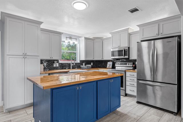 205 Anna Hobbs Lane, Bruceville Eddy, TX 76524