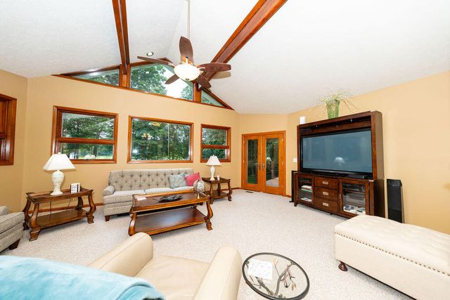 471 E 830 N, Valparaiso, IN 46383
