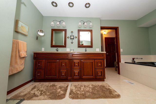 471 E 830 N, Valparaiso, IN 46383
