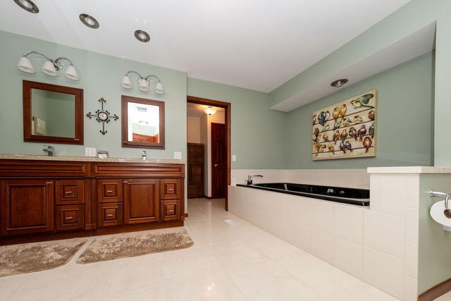 471 E 830 N, Valparaiso, IN 46383