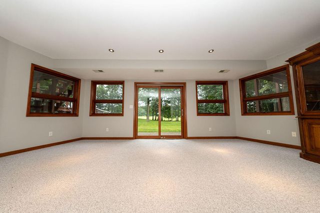 471 E 830 N, Valparaiso, IN 46383
