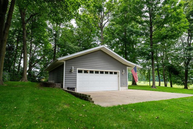 471 E 830 N, Valparaiso, IN 46383