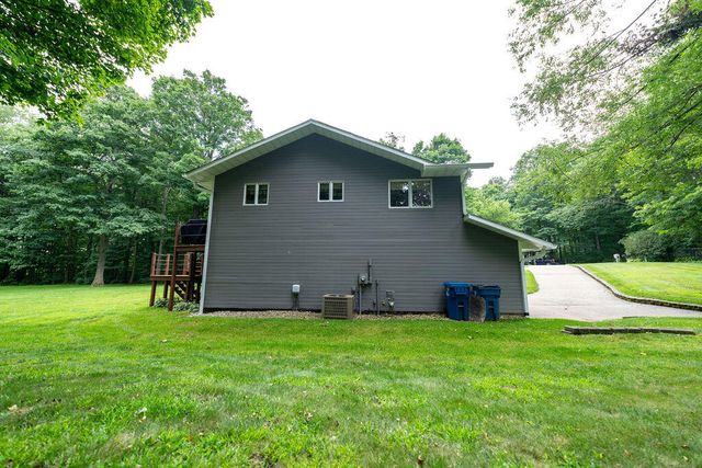 471 E 830 N, Valparaiso, IN 46383