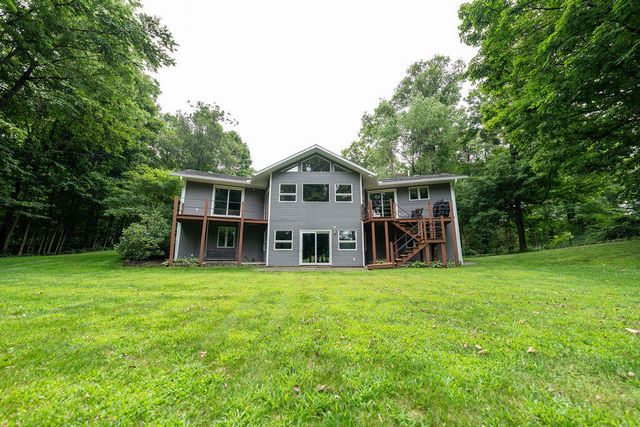 471 E 830 N, Valparaiso, IN 46383