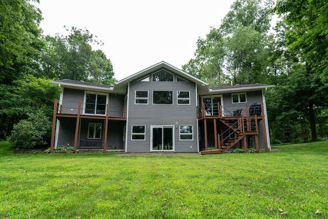 471 E 830 N, Valparaiso, IN 46383