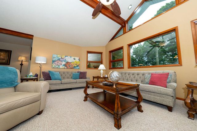 471 E 830 N, Valparaiso, IN 46383