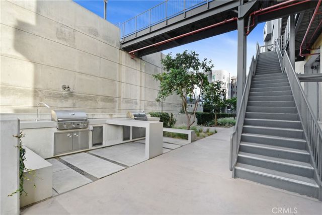 200 N San Fernando, Los Angeles, CA 90031