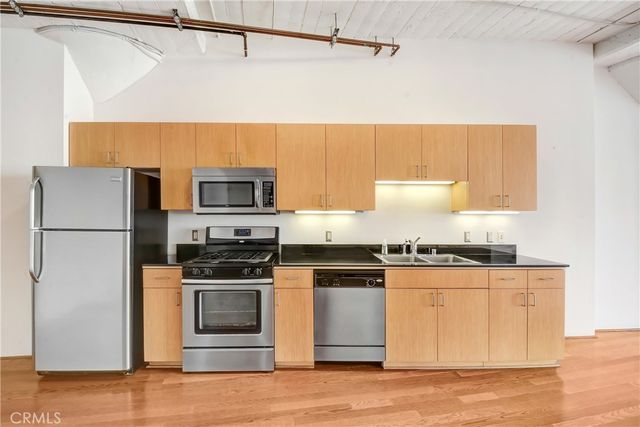 200 N San Fernando, Los Angeles, CA 90031