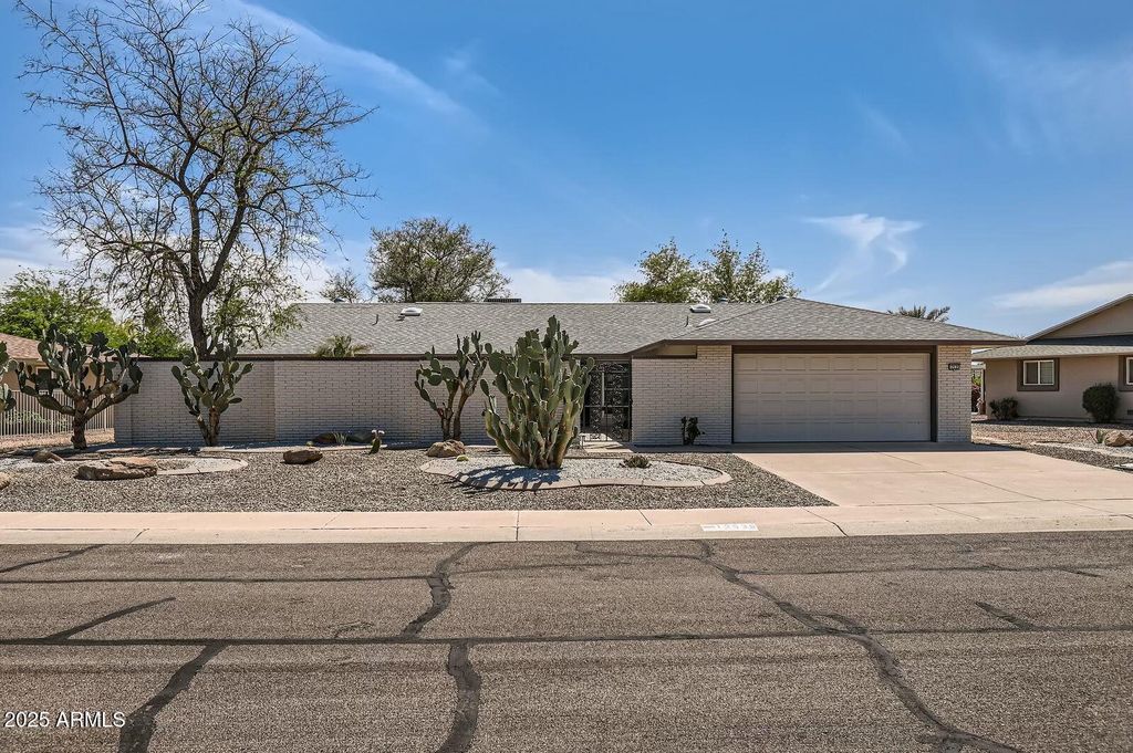 12535 W SKYVIEW Drive, Sun City West, AZ 85375 — photo 2
