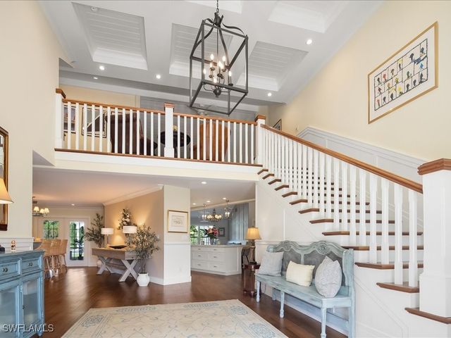 624 Ridge DR, Naples, FL 34108