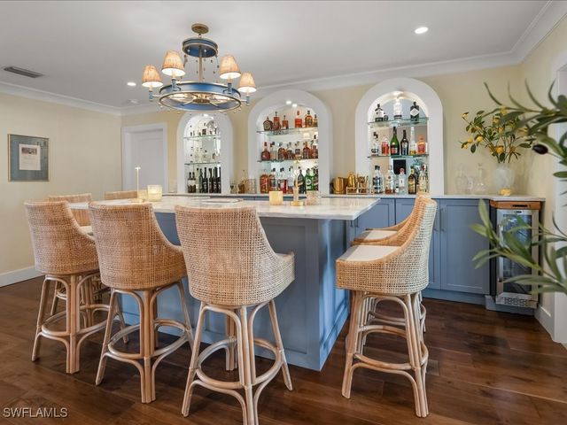 624 Ridge DR, Naples, FL 34108