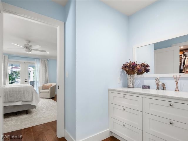 624 Ridge DR, Naples, FL 34108