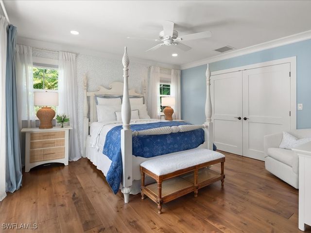 624 Ridge DR, Naples, FL 34108