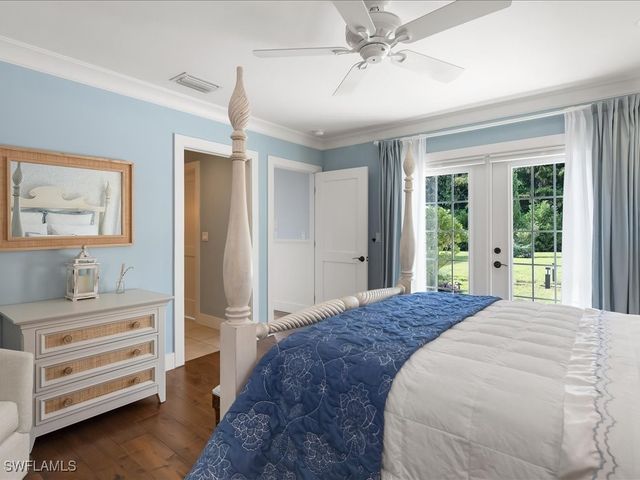 624 Ridge DR, Naples, FL 34108